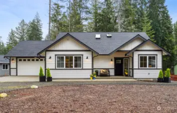 Charming 2021 cottage in the woods offers year round comfort, convenience, and recreation. Enjoy this "better than new" vacation home for Alderbrook golf, Hood Canal boating, fishing, or Olympic Peninsula get-aways.