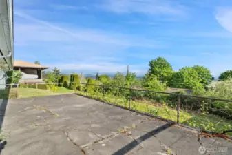Back patio overlooking territory and yard