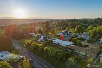 Aerial image of home in relationship to the area.