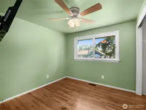 2/3 Bedrooms on Main