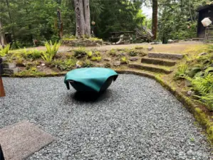 Excellent firepit to enjoy company around.