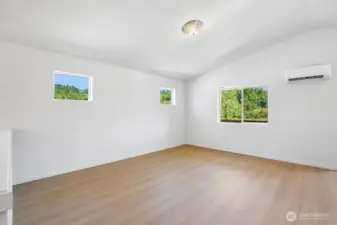 Photographs are for illustrative purposes only. Features, finishes, interior/exterior colors, landscaping and floorplan shown may vary from actual homes built.