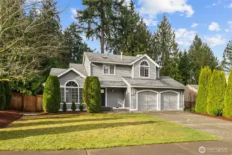 Meticulously refreshed from top to bottom, this radiant Summeridge residence offers refined living in one of Sammamish’s most cherished communities.
