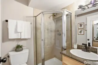 En-suite for 3rd bedroom! Everything within reach.