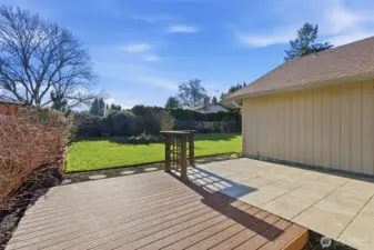 Deck & Tiled Patio off Living Room #2