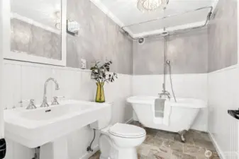 2nd Bathroom