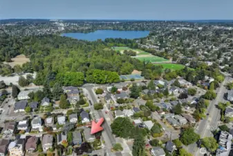 Close to all Greenlake and Wallingford have to offer!