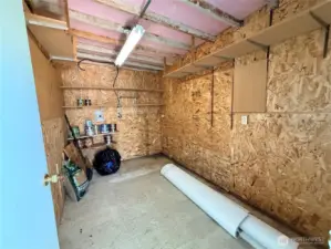 Inside of storage building. Thanks for viewing!