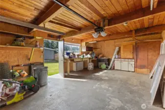 Oversized one car garage