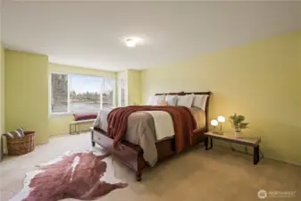 Very large primary suite