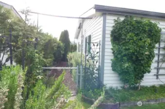 Gate to side yard.