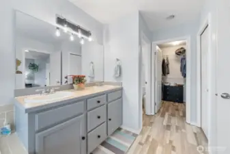 primary bath/closet