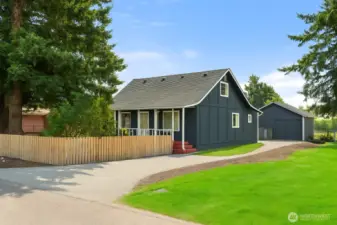 The grass color has been digitally enhanced