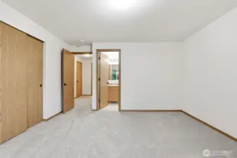 Primary Bedroom 16216