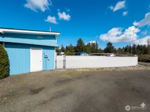 Welcome to Seashore Villa! Private Community Beach & Pool, in desirable Boston Harbor in Olympia, WA