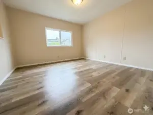 Welcome to Seashore Villa! Private Community Beach & Pool, in desirable Boston Harbor in Olympia, WA