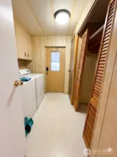 Welcome to Seashore Villa! Private Community Beach & Pool, in desirable Boston Harbor in Olympia, WA