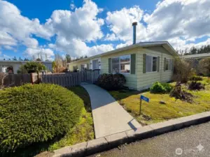 Welcome to Seashore Villa! Private Community Beach & Pool, in desirable Boston Harbor in Olympia, WA