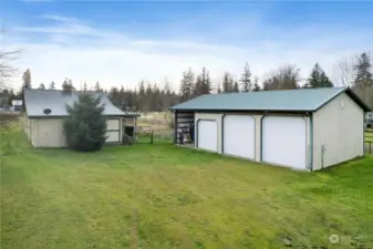 Four Bay shop and Barn