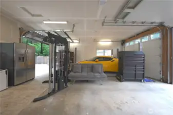 Garage with Car Lift