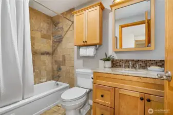 Upstairs full bathroom