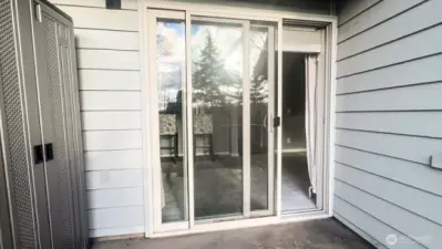 Sliding door entry from  bacolny