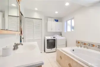 Awesome full bathroom with soaking tub and laundry downstairs!