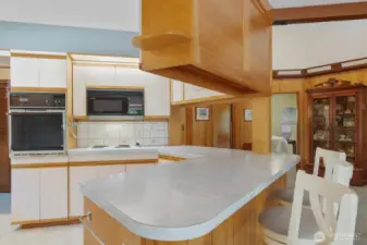 Easy kitchen flow to main living area