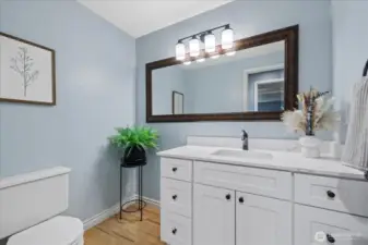 Main Level 1/2 bath.