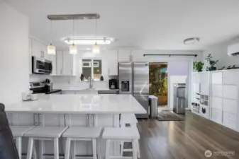 Plenty of eating space here!