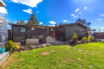 Such a fabulous backyard!