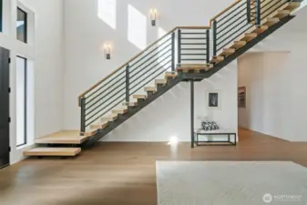 entry, 20ft ceilings, open floor plan