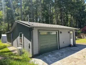 Side of Cottage, A/C