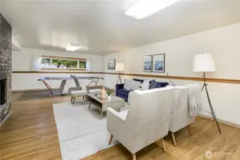 Rec room, ping pong table