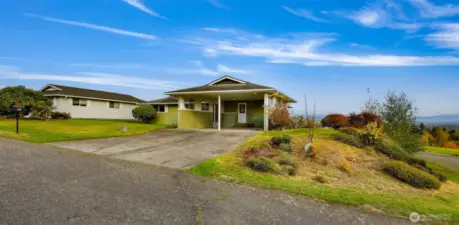 Large 10,890 SF corner lot