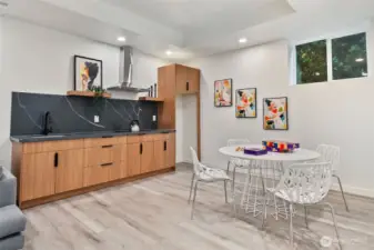 Main Level ( MIL )  - kitchen