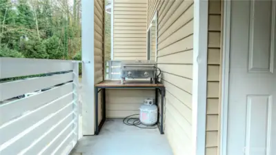 A little nook for extra seats or add a grill. Extra storage on the patio.