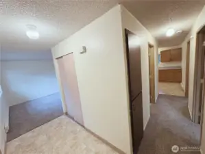 6604 Entry to Bedroom/Bathroom Hallway