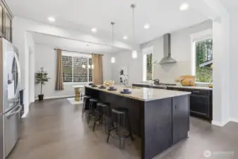 Primary Bedroom (Upper Floor)