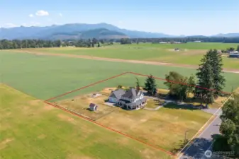 Approx lot size.  Cascade mountain views all around!