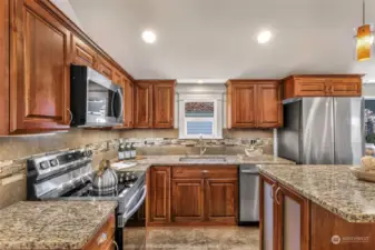 Granite counters and new stainless Samsun appliances