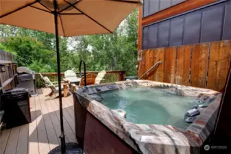 spa hot tub with gas grill