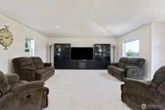 Big Bonus Room with wet bar