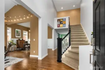 Gracious 2-story entryway and classic open staircase.