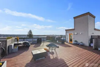 really nice roof deck with expansive eastern & western views