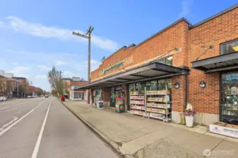 tons of amenities nearby including restaurants, coffee, bars, gyms, and shopping