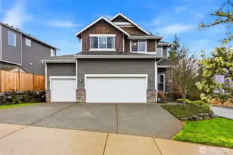 This one has it all! Light & bright, impeccably maintained, move in ready home with flex space, hot tub and Lake Stevens schools!