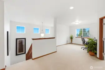 Large landing flows into flex space.