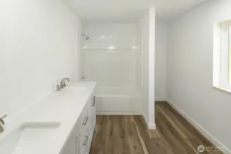 Double vanity in en suite