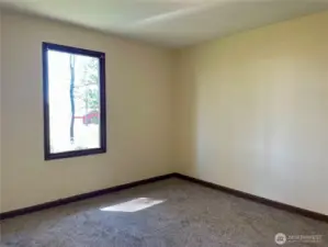 Middle bedroom
